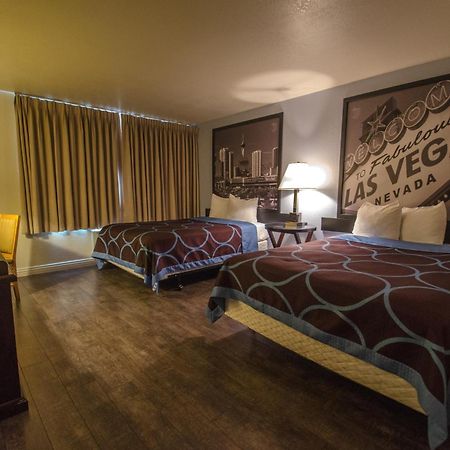 Super 8 By Wyndham Las Vegas North Strip/Fremont St. Area Bagian luar foto