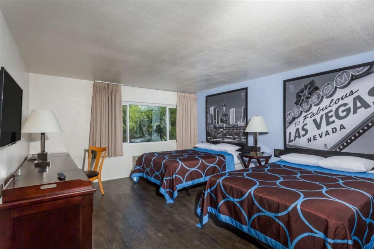 Super 8 By Wyndham Las Vegas North Strip/Fremont St. Area Bagian luar foto