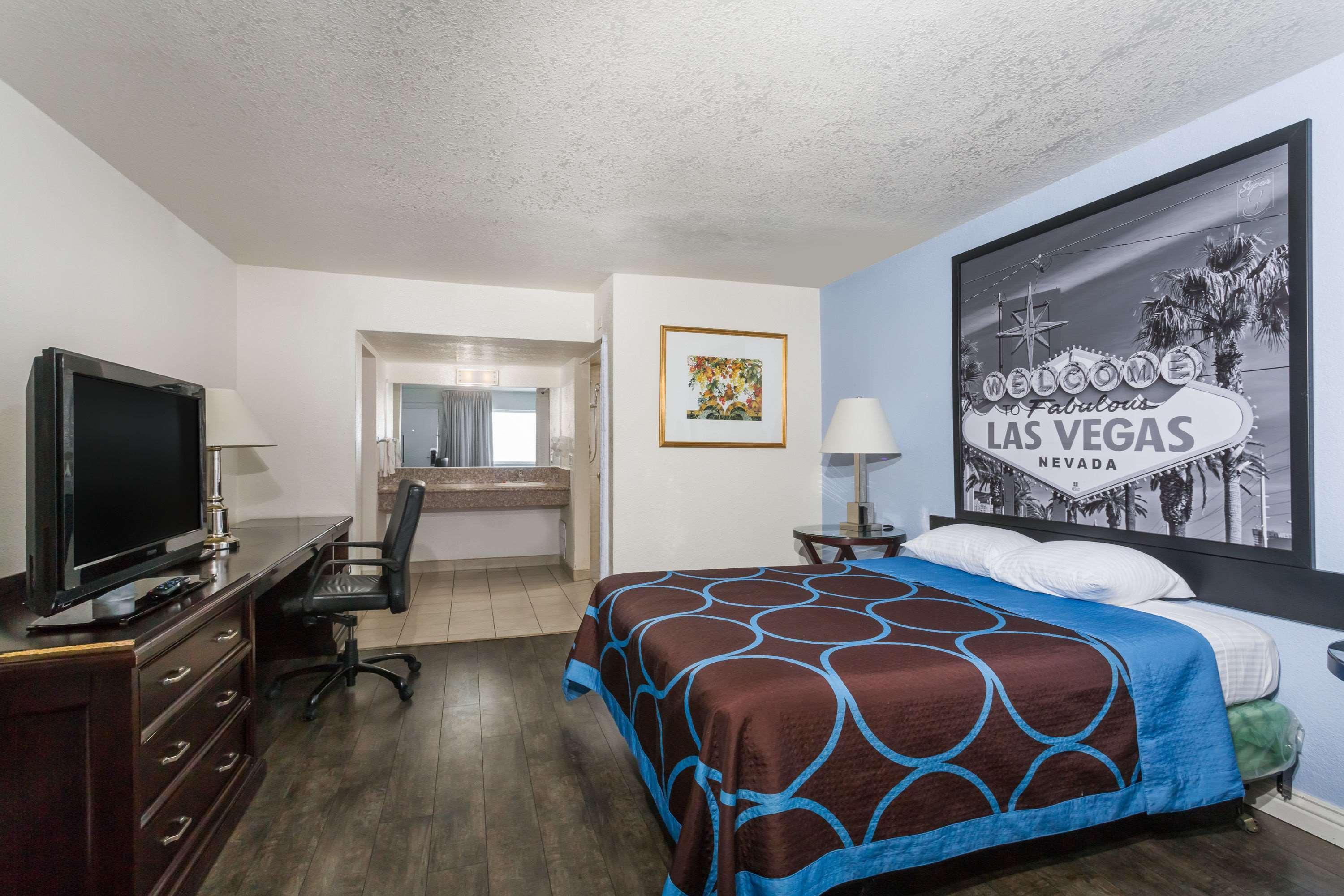Super 8 By Wyndham Las Vegas North Strip/Fremont St. Area Bagian luar foto