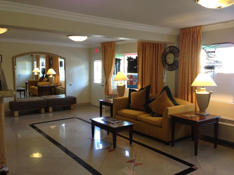 Super 8 By Wyndham Las Vegas North Strip/Fremont St. Area Bagian luar foto