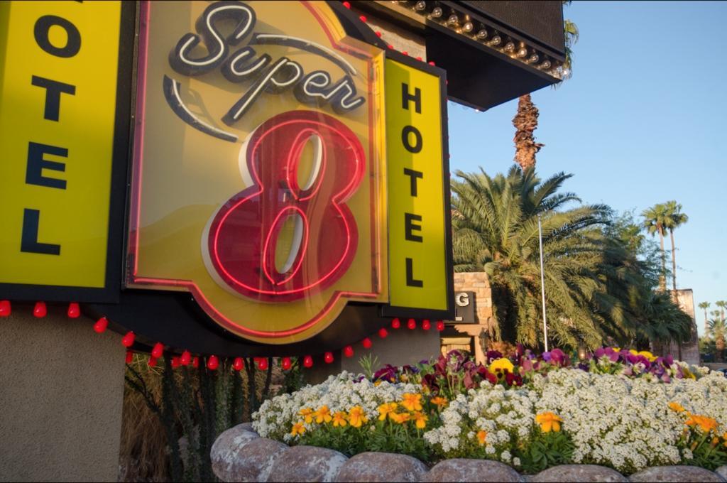 Super 8 By Wyndham Las Vegas North Strip/Fremont St. Area Bagian luar foto