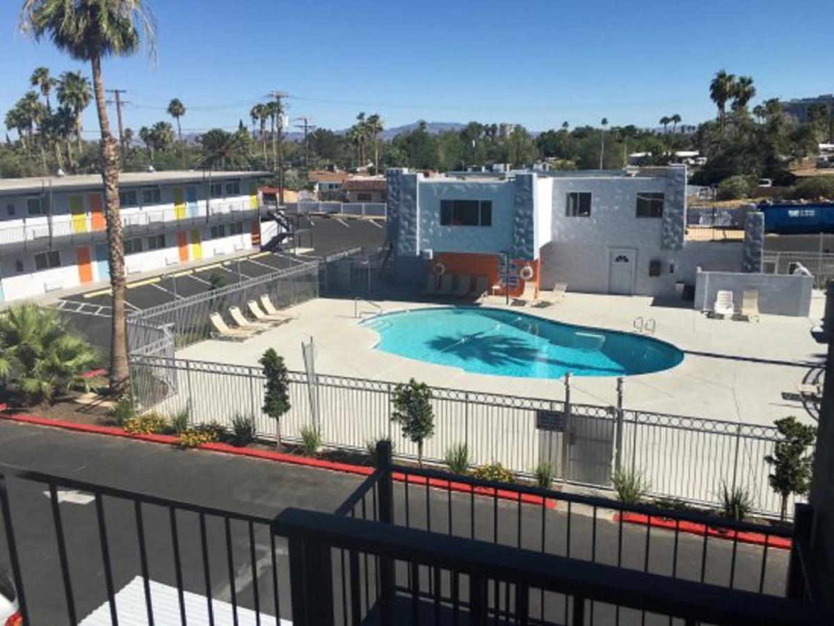 Super 8 By Wyndham Las Vegas North Strip/Fremont St. Area Bagian luar foto